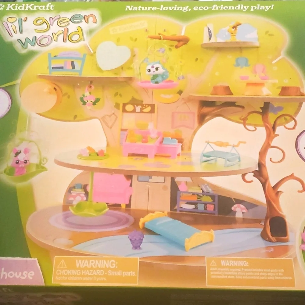 KidKraft Lil Green World Wooden Market Treehouse Play Set with 26 Accessories